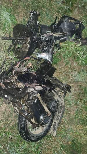 Accident teribil în Suceava! Două persoane au murit pe loc, după ce motocicleta pe care se aflau s-a izbit de un camion / FOTO