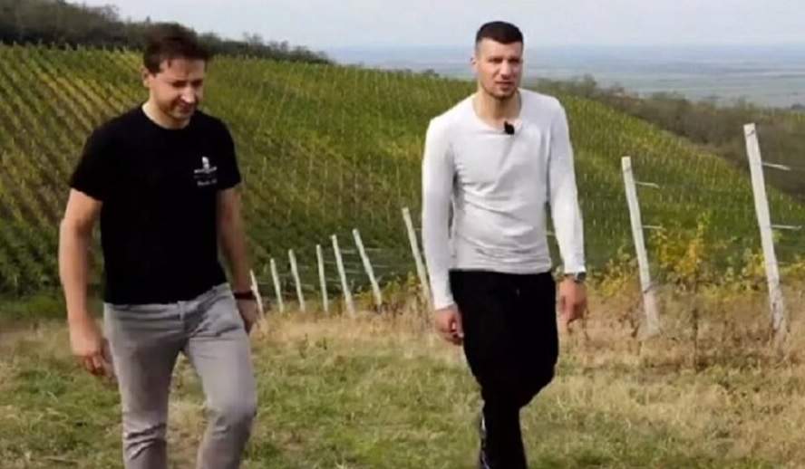 Pariul incredibil făcut de milionarul de 34 de ani care construieşte un castel în România: &#8220;Ţăranii se închinau&#8221;