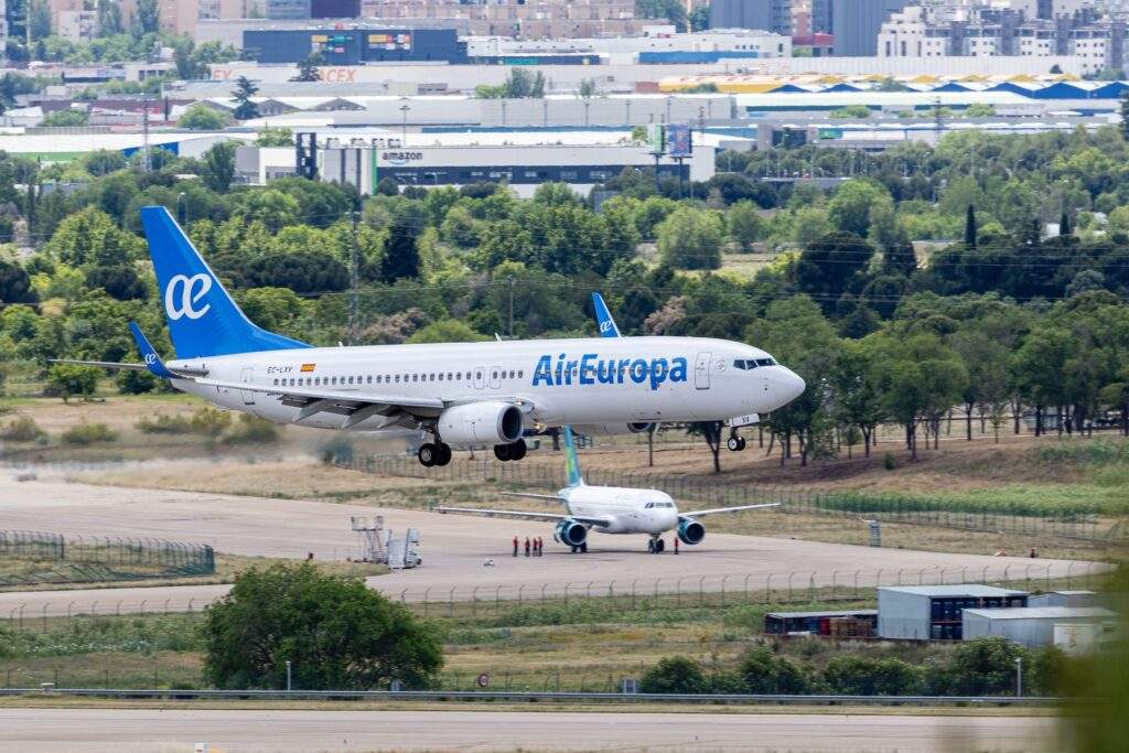 &bdquo;Ghinion!&rdquo; Motivul incredibil pentru care un bărbat a refuzat să coboare din avion, după o escală neașteptată