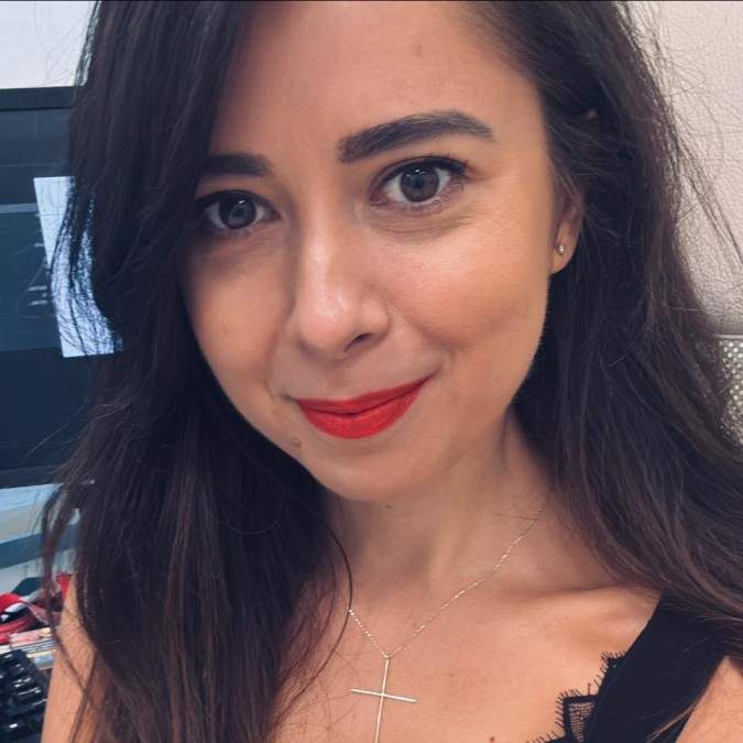 Cine era doctorița radiolog găsită moartă &icirc;n casă &icirc;n București. Era de o frumusețe rară și ar fi avut pe  cap o pungă de plastic legată cu un cordon