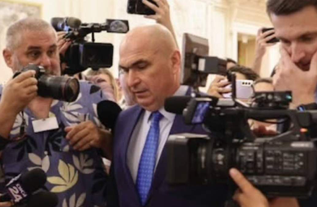 Ilie Bolojan și-a golit biroul. Singurele două obiecte pe care le-a lăsat la Palatul Victoria