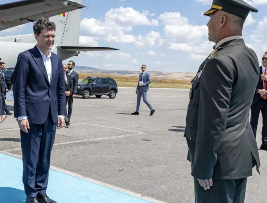 &Icirc;ncepe Summitul NATO de la Ankara, Nicuşor Dan a aterizat. Cine face parte din delegația Rom&acirc;niei la eveniment