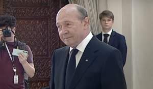 Traian Băsescu, de nerecunoscut! Cum a fost surprins la 74 de ani? Fiica sa, Elena, nu s-a putut abţine, ce imagine...