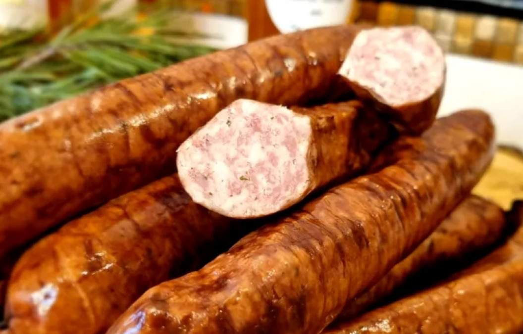 Câtă sare se pune la cârnați: condimentele folosite şi cantitatea exactă