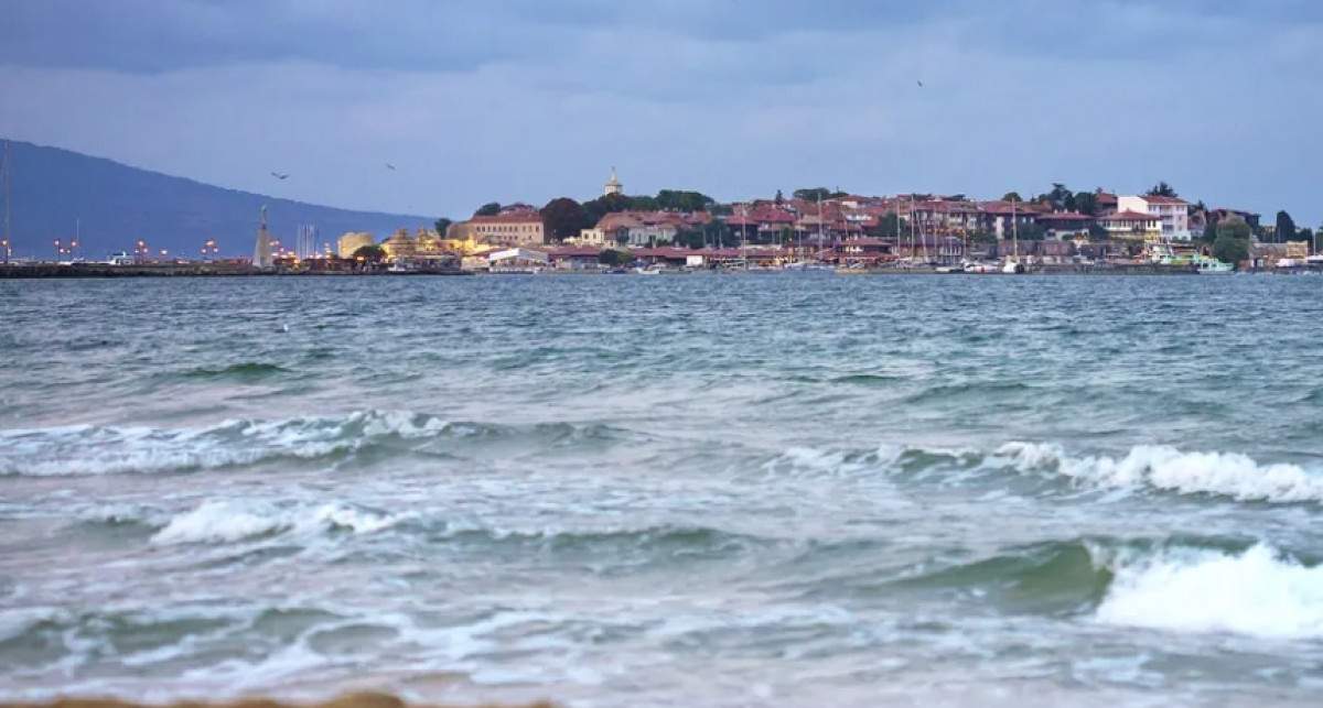 Cea mai ieftină destinaţie de plajă din Europa e la c&acirc;teva ore de Rom&acirc;nia. Are şi o istorie specială