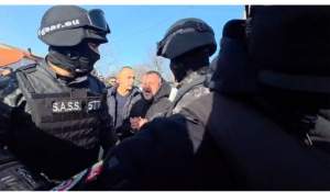 Scene sfâșietoare la capela din Cenei. Tatăl lui Mario a ajuns la capelă și își strigă fiul, este distrus de durere