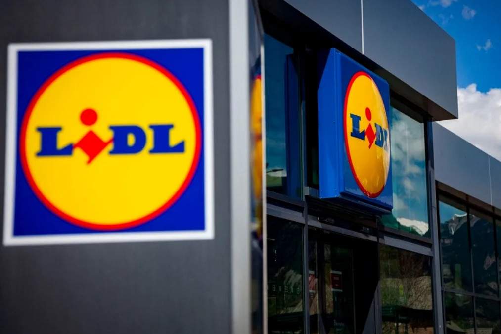 Produsul căutat de rom&acirc;ni &icirc;n aceste zile, la preț special la Lidl. Selecția este impresionantă, cel mai ieftin costă 12,99 lei