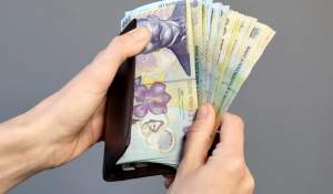 Greșeli financiare care te fac să cheltui mai mult decât crezi în fiecare lună. Capcane care îți cresc cheltuielile