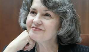 O mai ţii minte pe Mona Muscă? Fostul ministru al Culturii, de nerecunoscut la 76 de ani