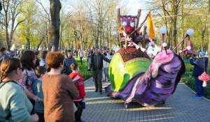 Cât costă o noapte de cazare în Craiova dacă vrei să mergi la Târgul de Paște: românii, impresionați de ce au văzut în orașul Olguței Vasilescu