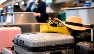 Cât te costă, de fapt, bagajele la Wizz Air, Ryanair, TAROM și Air France în 2026. Diferențele care îți pot dubla biletul