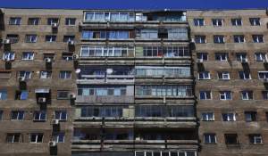 Cum arată un apartament cu 3 camere de peste 90.000 de euro din Bucureşti. Este lângă Grand Arena Mall, pentru ce plăteşti suma uriaşă