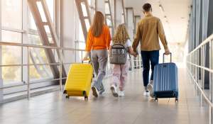 Actele de care ai nevoie pentru a călători cu copiii în 2026. Documentele care nu trebuie să îți lipsească înainte de vacanță