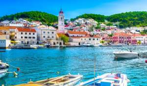 Cele mai frumoase plaje din Croaţia. Turiştii din România merg în număr din ce în ce mai mare aici