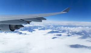 De ce un avion care decolează cu întârziere poate ateriza la ora programată. Trucurile folosite de piloți, nu este vorba doar despre viteză