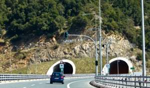 Lista greșelilor din trafic care aduc cele mai multe amenzi turiștilor în Grecia. La ce trebuie să fie atenți românii care merg cu mașina în vacanță