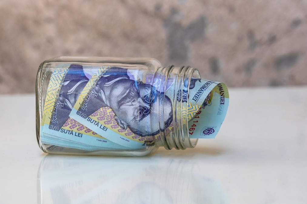Banii primiți cadou care pot crea probleme fiscale. C&acirc;nd trebuie justificată proveniența sumelor