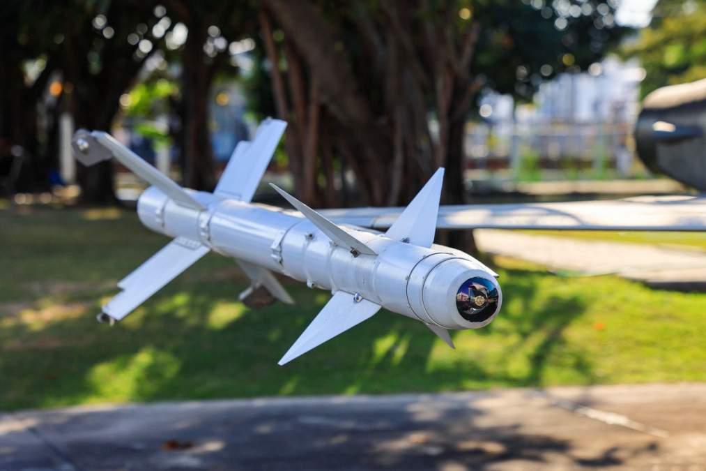 C&acirc;t costă racheta cu care a fost dobor&acirc;tă drona ajunsă deasupra Rom&acirc;niei. Modul &icirc;n care funcționează AIM-9X Sidewinder
