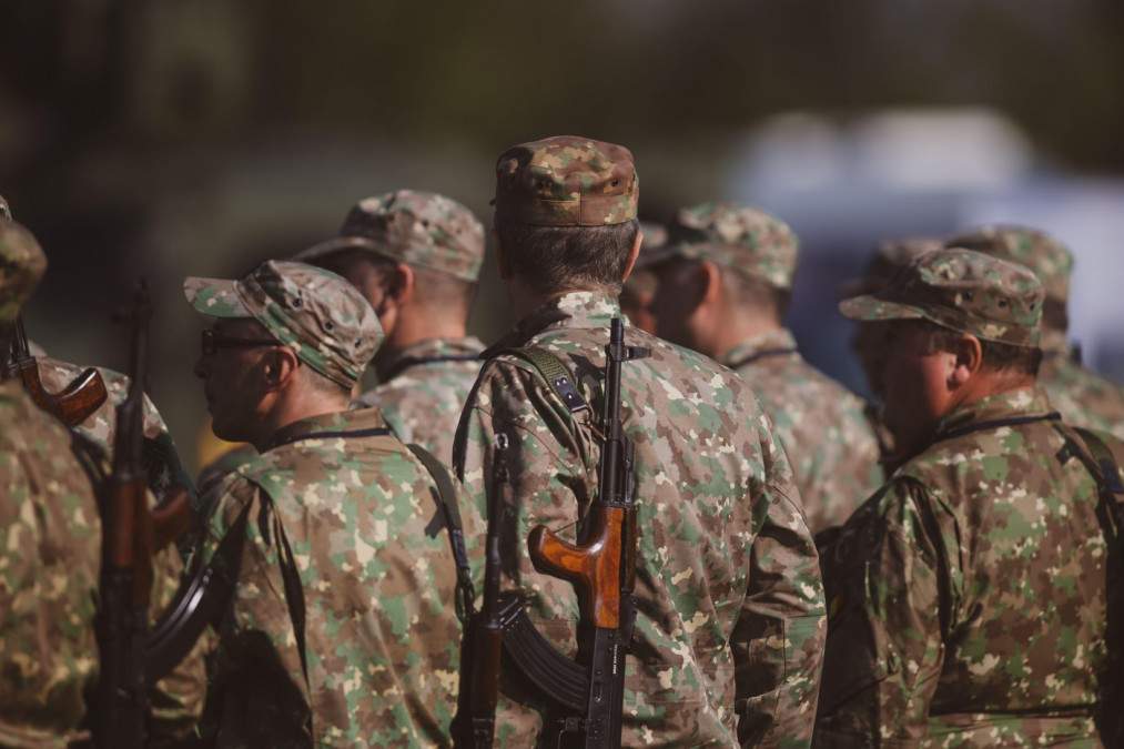 Ce salariu are un soldat profesionist &icirc;n 2026. C&acirc;t c&acirc;știgă subofițerii și ofițerii din Armata Rom&acirc;nă