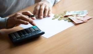 Ai făcut facultate și ai lucrat în același timp? Ce se întâmplă cu anii de vechime la calcularea pensiei