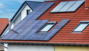 Ce se întâmplă cu panourile fotovoltaice când sunt 40°C afară. Cum le influențează canicula performanța