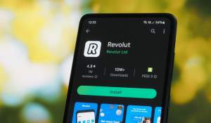 Primești bani prin Revolut? Ce informații pot ajunge la ANAF și când trebuie declarate veniturile