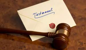 Poate un părinte să lase toată averea unui singur copil? Drepturile celorlalți moștenitori chiar dacă există testament