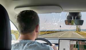 Cât timp poți circula cu parbrizul crăpat. Ce riști dacă amâni reparația