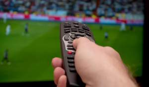 Ce se întâmplă dacă ții apăsat butonul 9 pe anumite telecomenzi LG. Funcția utilă când televizorul are probleme