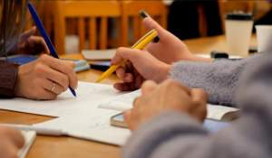 Tu ai trece examenul pentru director de școală? Testul de logică la care aproape o treime dintre profesori au picat