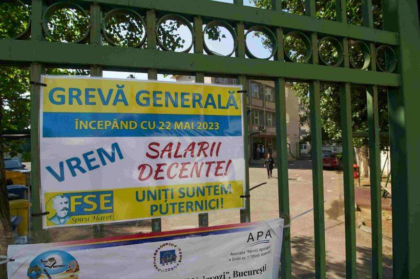 Profesorii cer salariile negociate &icirc;n timpul grevei din 2023