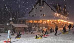 Ninge trei zile şi trei nopţi ca-n poveşti! Deja se fac rezervări pentru vacanţa de schi