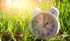 Se schimbă ora mai devreme în 2026, trecem la ora de vară. Când dăm ceasurile înainte
