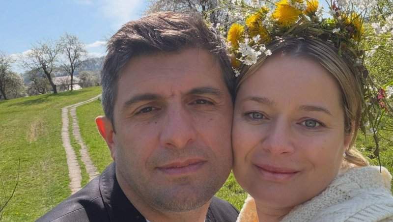 Laura Cosoi a dezvăluit ce făcea soțul ei când a început travaliul pentru cel de-al cincilea copil: „N-a fost nevoie de cuvinte”
