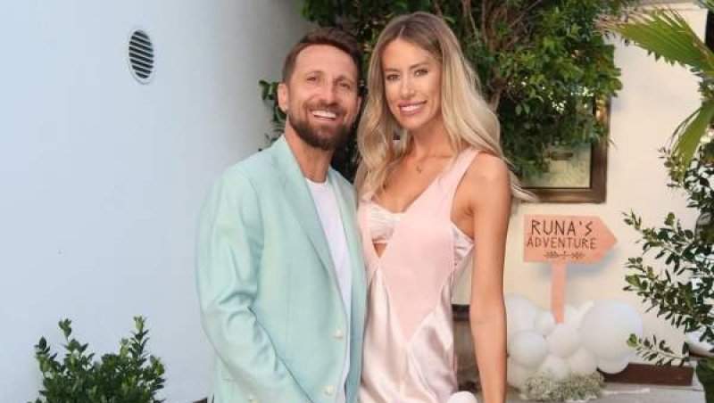 Întrebarea savuroasă pe care a primit-o Dani Oțil de la soția sa, după ce a revenit de la filmările emisiunii Power Couple: „Rezolv concomitent”
