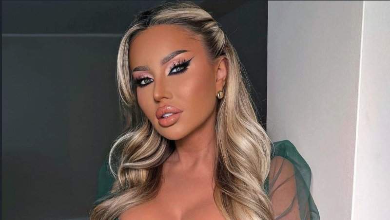 Roxana Vașniuc, mesaj ciudat! Fanii cred că iubește doi bărbați în același timp