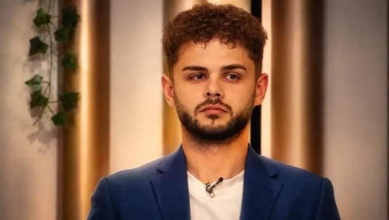 Darius de la Mireasa nu este singur! Cine îi ține companie fostului concurent de la Mireasa | FOTO