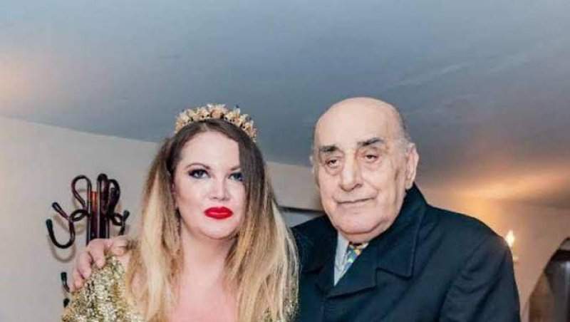 Câți bani are Oana Lis să cumpere mâncare pentru ea și Viorel. Suma este foarte mică
