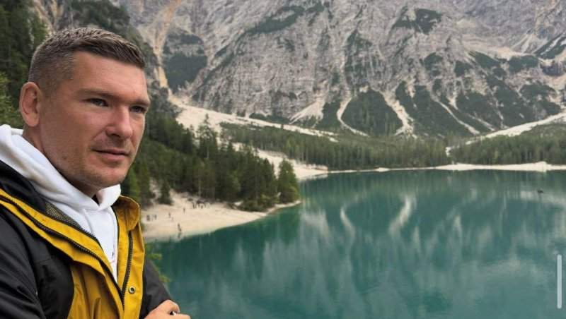 Ce le spune Călin Donca copiilor despre exploziile din Dubai. Afaceristul se află în Orient cu familia