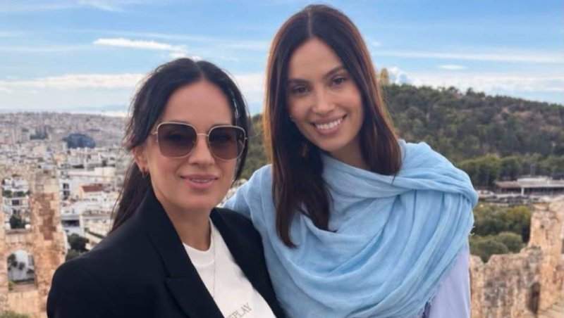 Imagini rare cu Alina Pușcău și sora ei! Fosta concurentă de la Asia Express se află în Grecia