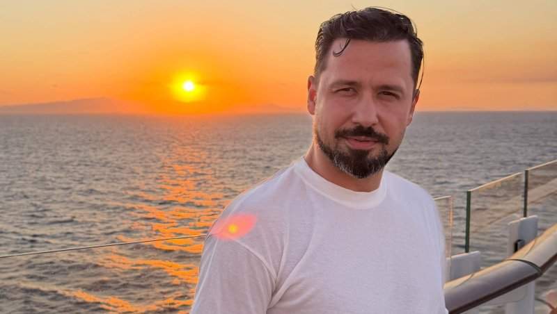 Alexandru Constantin vorbește despre motivul pentru care nu și-a luat o vacanță de 15 ani! Colegul Marei Bănică se confesează