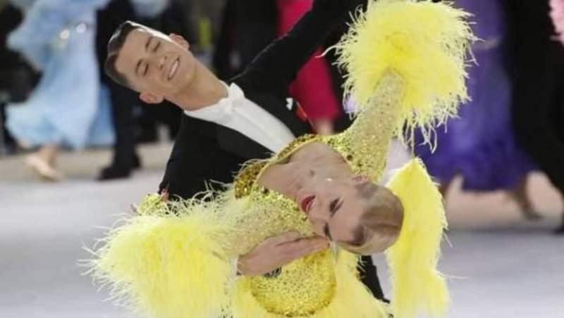 Cum arătau Rareș Cojoc și Andreea Matei cu 11 ani în urmă, când au devenit parteneri de dans. Acum cuplul bifează medalie după medalie