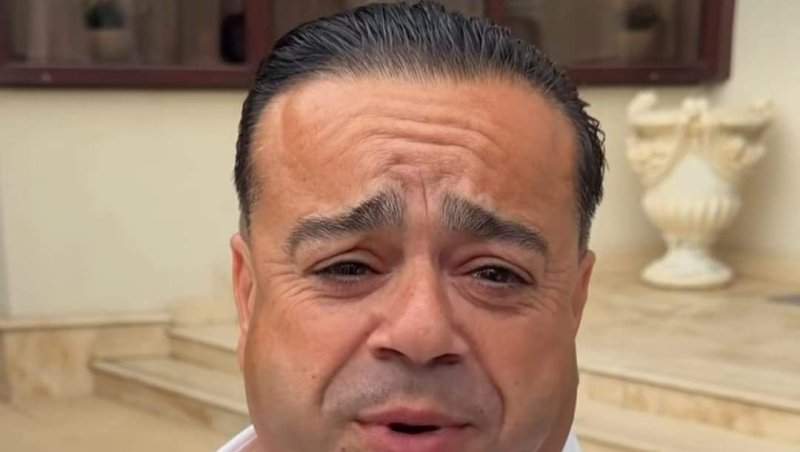 Adrian Minune, apariție controversată alături de o altă femeie! Imaginea în care cântărețul îi pune mâna pe picior