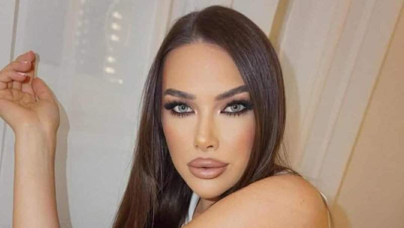 Reacția Iustinei Loghin de la Insula iubirii, după ce a fost criticată pentru că pleacă în vacanță fără fiul ei. Șatena fusese în spital cu Milan