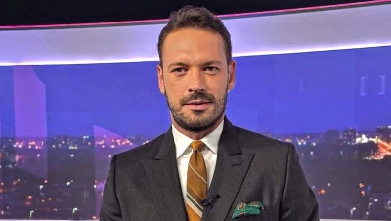 Marius Pancu s-a afișat în cele mai HOT ipostaze! Se vede că prezentatorul de la Observator petrece mult timp în sala de fitness