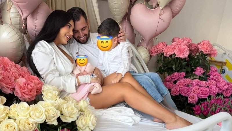 Fericire mare în familia Larisei Udilă! Fetița ei a împlinit o lună