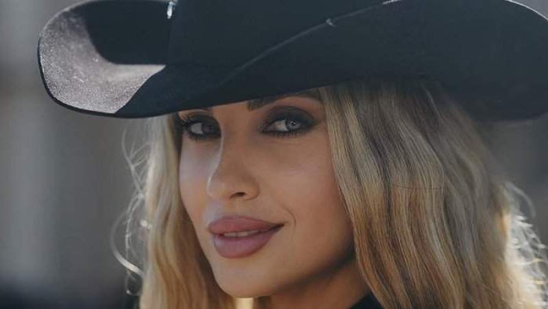 Otniela Sandu a ieșit la alergare în cel mai mulat costum ever! Cum arată influencerița