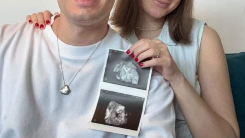 Artistă din România, însărcinată pentru prima dată! Cum a dat vestea că va deveni mamă 