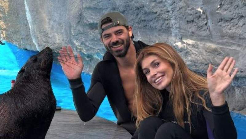 Sânziana Negru are cu ce să se mândrească! L-a fotografiat pe Ștefan Floroaica în duș