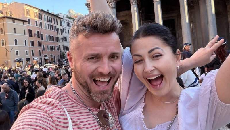 Gabriela Cristea și Tavi Clonda au împlinit 11 ani de căsnicie! Ce cadou emoționant i-a făcut cântărețul soției sale